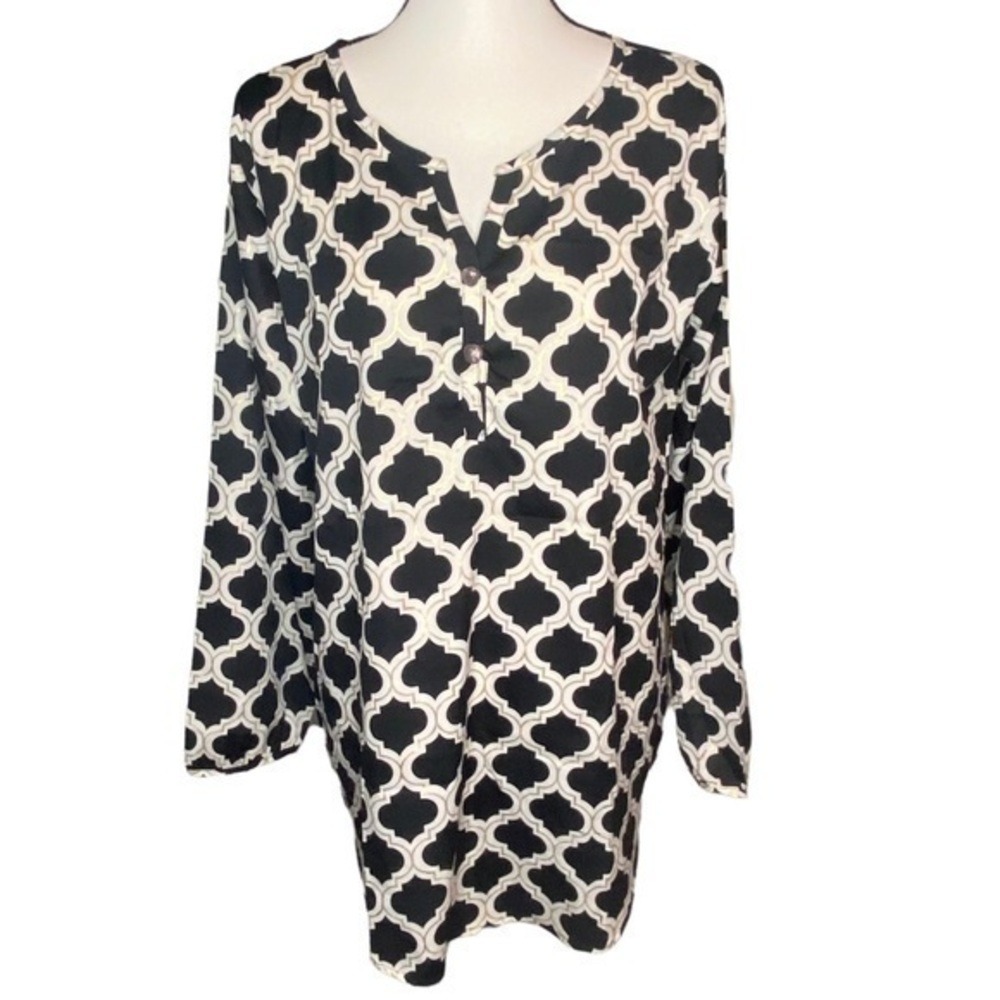 b. Boutique‎ Black Quatrefoil Tunic Blouse Women Size L Gold Metallic Accent